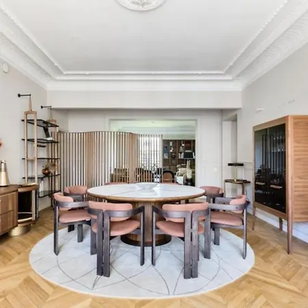 Belle Propriete Coeur De Par Pascal Nob Designe Parigi