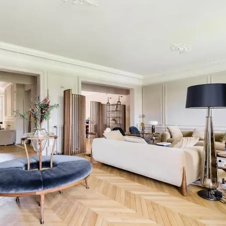 Belle Propriete Coeur De Par Pascal Nob Designe Parigi