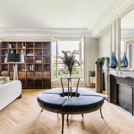 Belle Propriete Coeur De Par Pascal Nob Designe Parigi